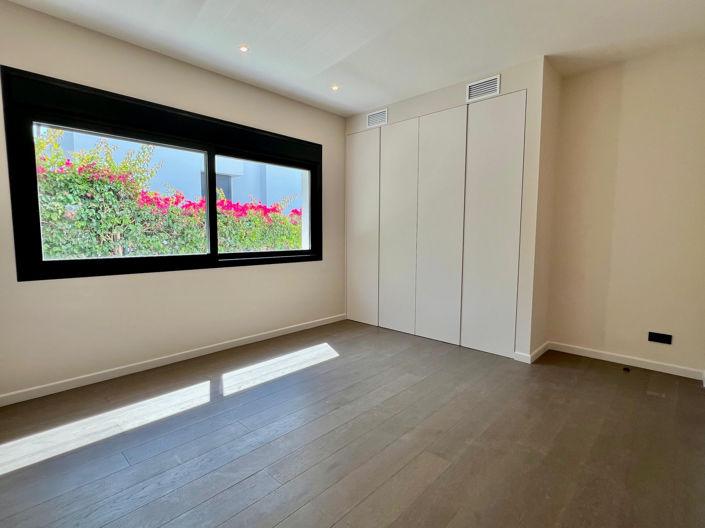 Image No.19-6 Bed Villa for sale