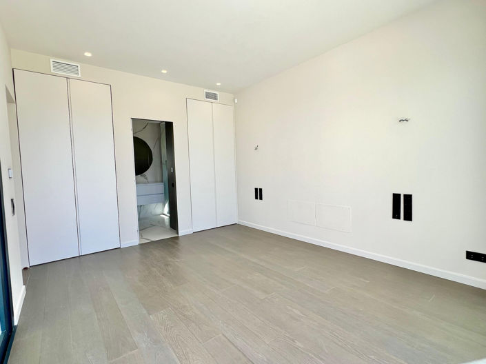 Image No.20-6 Bed Villa for sale