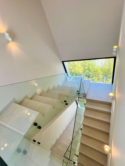 Image No.8-6 Bed Villa for sale