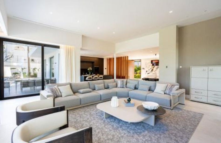 Image No.2-4 Bed Villa for sale