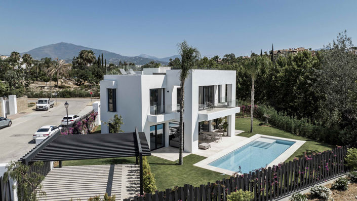 Image No.1-Villa de 4 chambres à vendre à Estepona