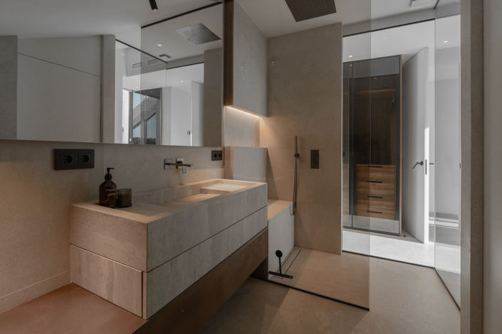 Image No.11-3 Bed Property for sale