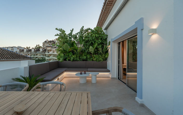 Image No.20-3 Bed Property for sale