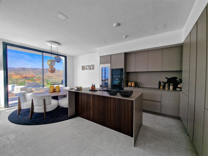 Image No.4-4 Bed Penthouse for sale