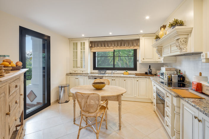 Image No.6-Villa de 4 chambres à vendre à Benahavis