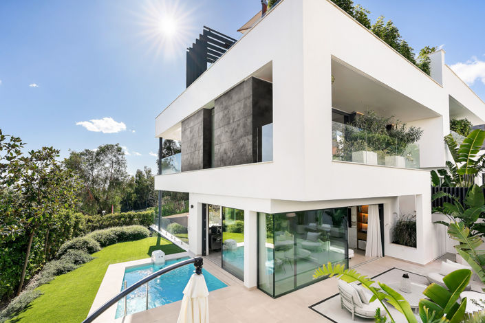 Image No.1-4 Bed Villa for sale