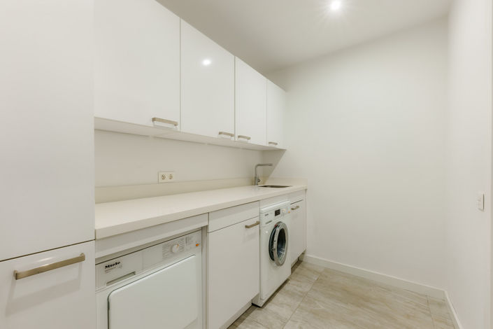 Image No.11-3 Bed Townhouse for sale