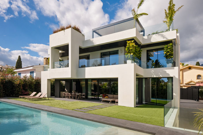Image No.1-5 Bed Villa for sale