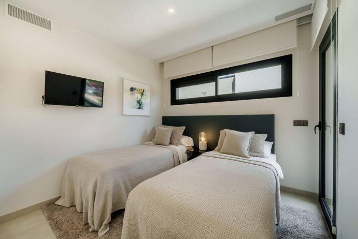 Image No.10-5 Bed Townhouse for sale