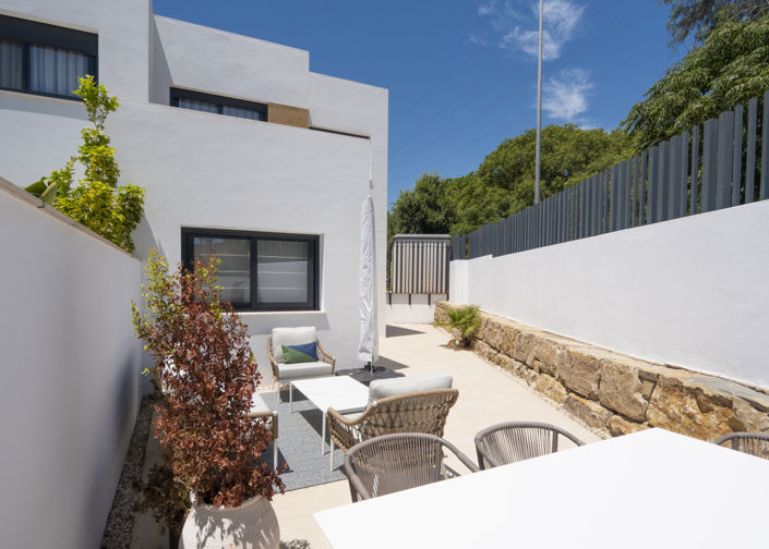 Image No.1-4 Bed Townhouse for sale
