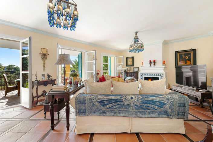 Image No.2-4 Bed Villa for sale