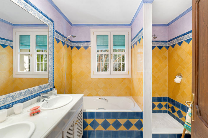 Image No.9-4 Bed Villa for sale