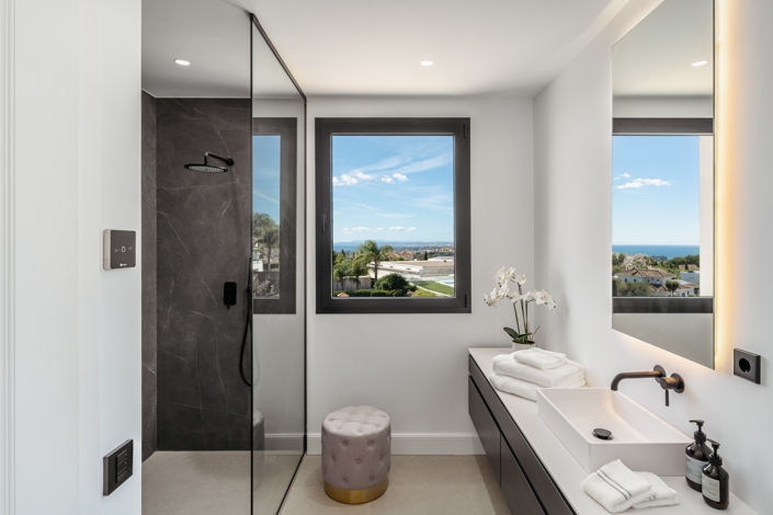 Image No.17-6 Bed Villa for sale