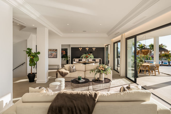 Image No.2-6 Bed Villa for sale