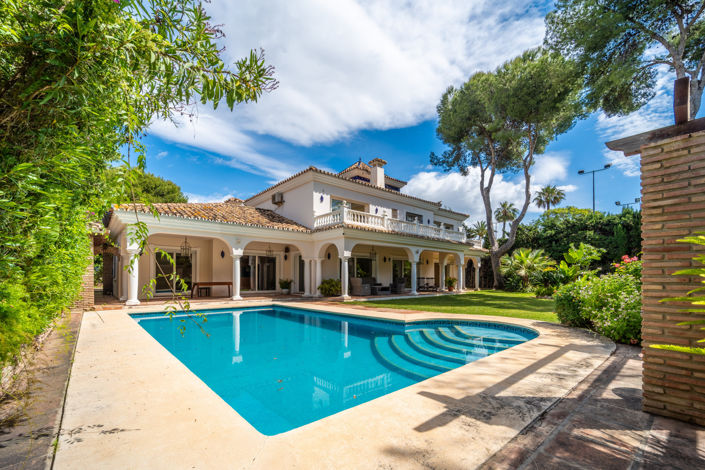 Image No.1-5 Bed Villa for sale