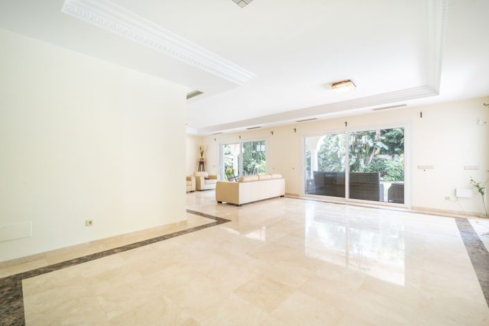 Image No.4-5 Bed Villa for sale