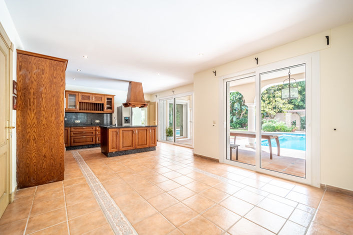 Image No.6-5 Bed Villa for sale