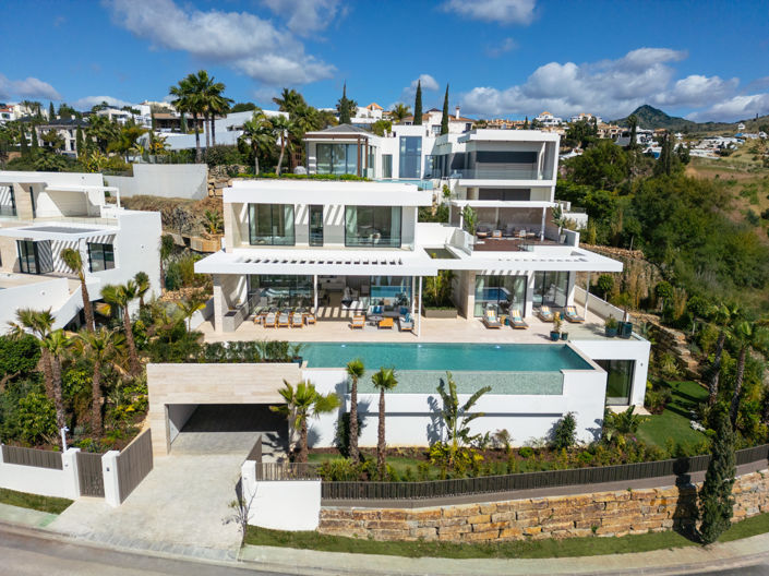 Image No.1-6 Bed Villa for sale
