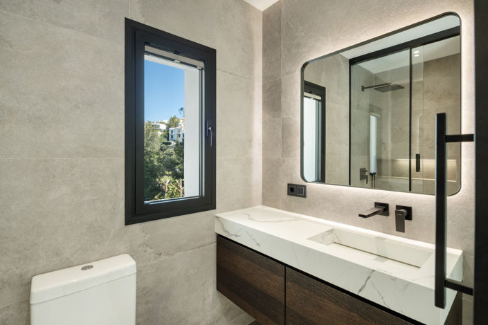 Image No.14-5 Bed Villa for sale