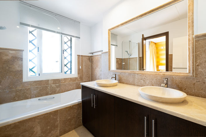 Image No.9-Maison de ville de 4 chambres à vendre à Marbella