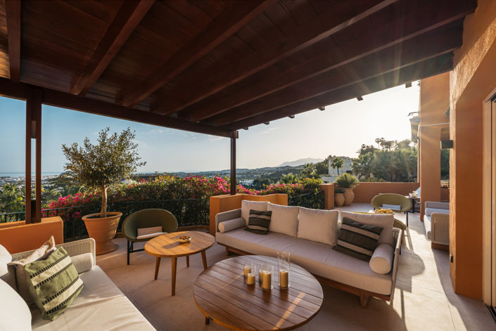 Image No.1-4 Bed Property for sale