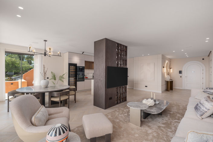 Image No.2-4 Bed Property for sale