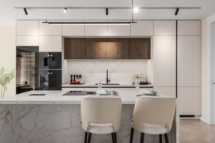 Image No.7-4 Bed Property for sale