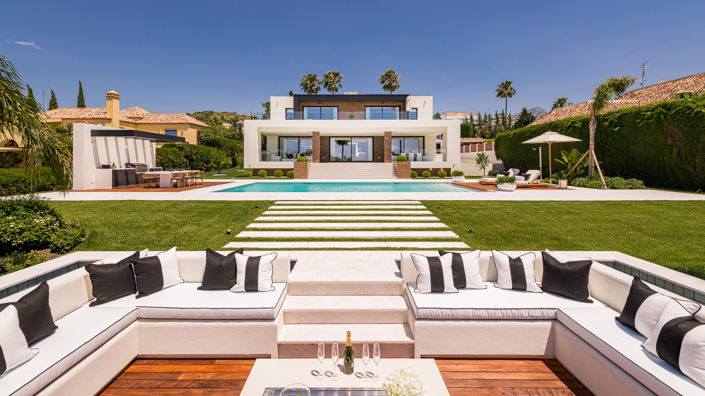 Image No.1-6 Bed Villa for sale