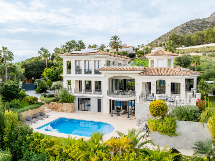 Image No.1-6 Bed Villa for sale