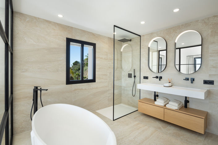 Image No.9-5 Bed Villa for sale