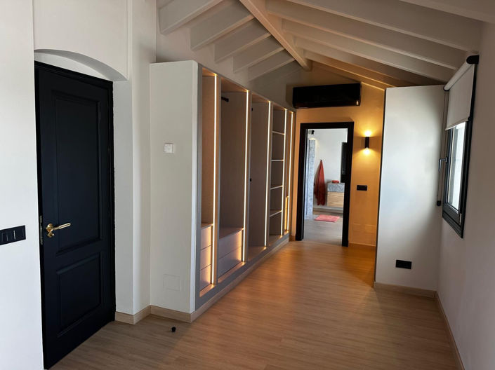 Image No.13-4 Bed Property for sale