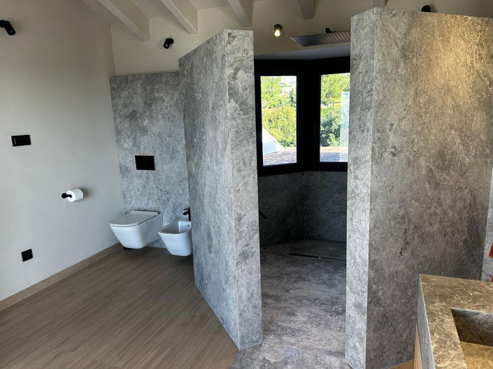 Image No.17-4 Bed Property for sale