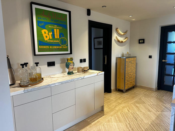 Image No.4-4 Bed Property for sale