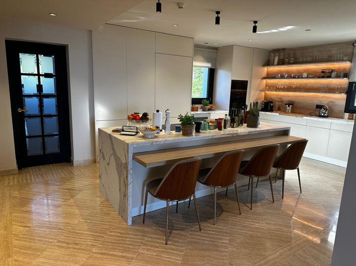 Image No.10-4 Bed Property for sale