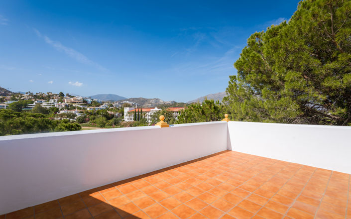 Image No.16-4 Bed Townhouse for sale