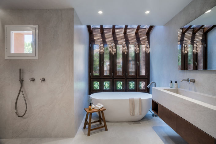 Image No.10-4 Bed Property for sale