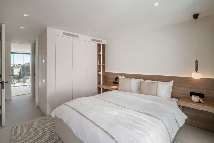 Image No.19-5 Bed House for sale