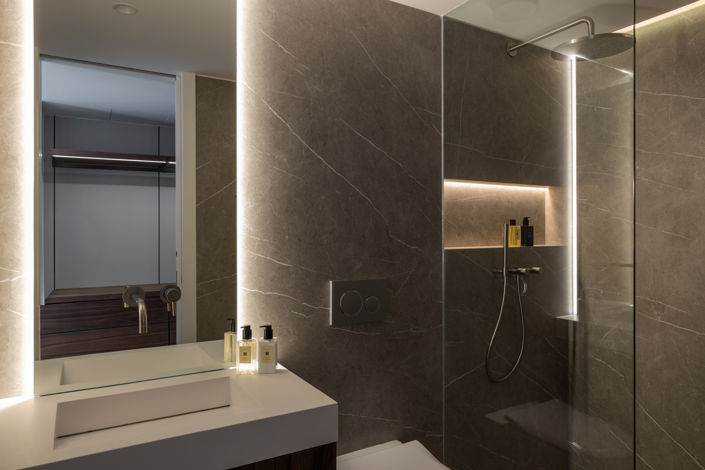 Image No.34-5 Bed House for sale