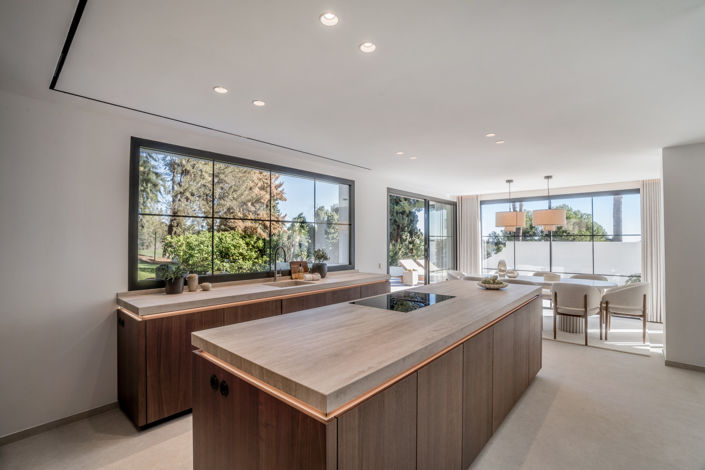 Image No.7-5 Bed House for sale