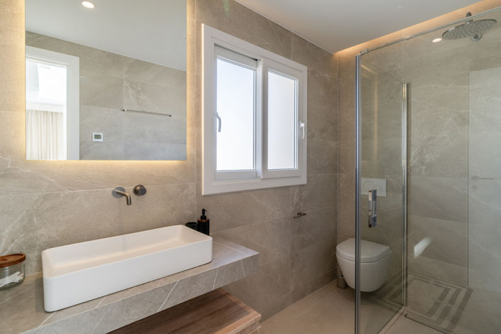 Image No.22-3 Bed Property for sale