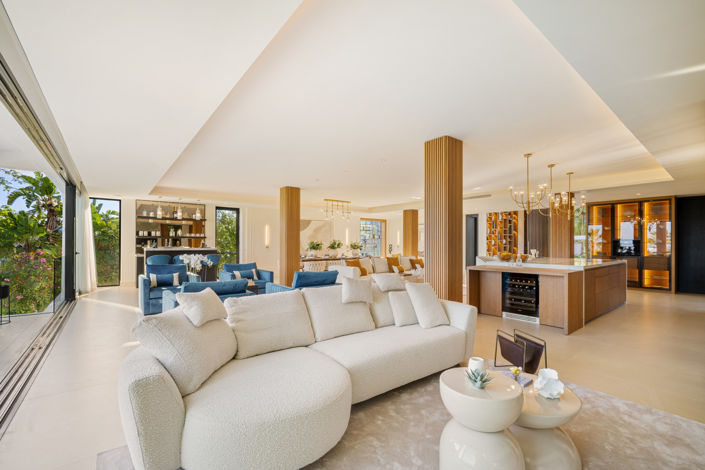 Image No.2-6 Bed Villa for sale