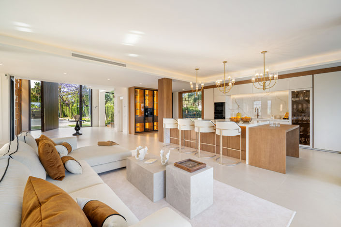 Image No.9-6 Bed Villa for sale