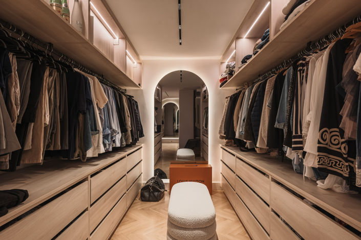 Image No.10-3 Bed Property for sale