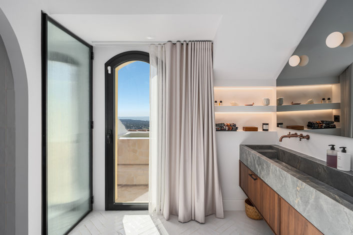 Image No.12-3 Bed Property for sale