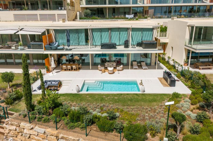 Image No.21-3 Bed Property for sale