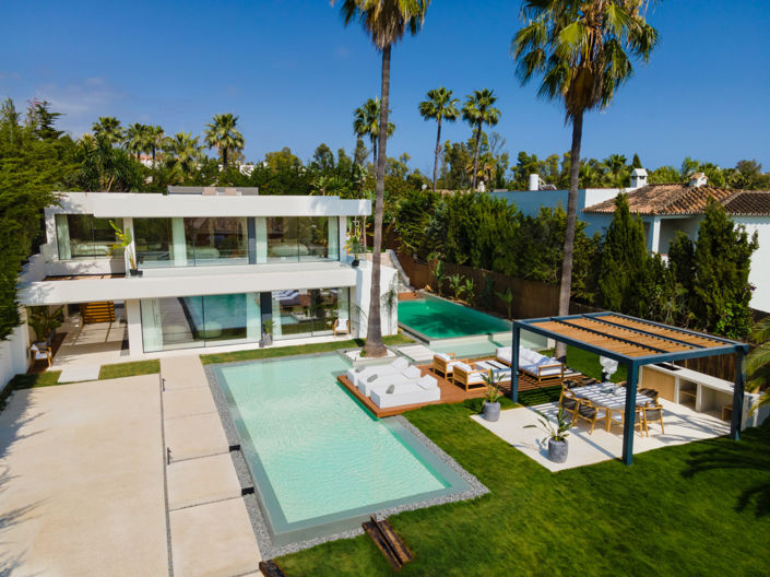 Image No.1-4 Bed Villa for sale