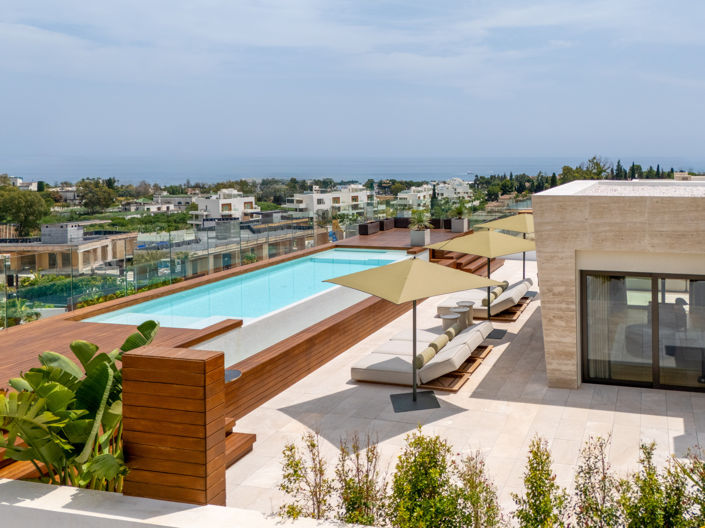 Image No.1-4 Bed Property for sale