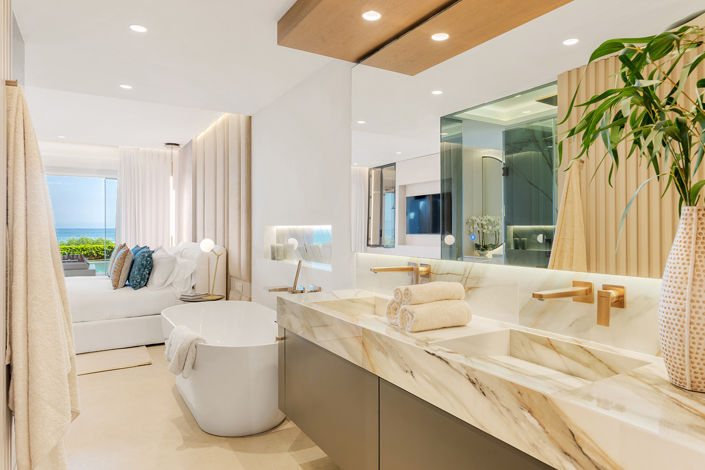 Image No.11-4 Bed Property for sale