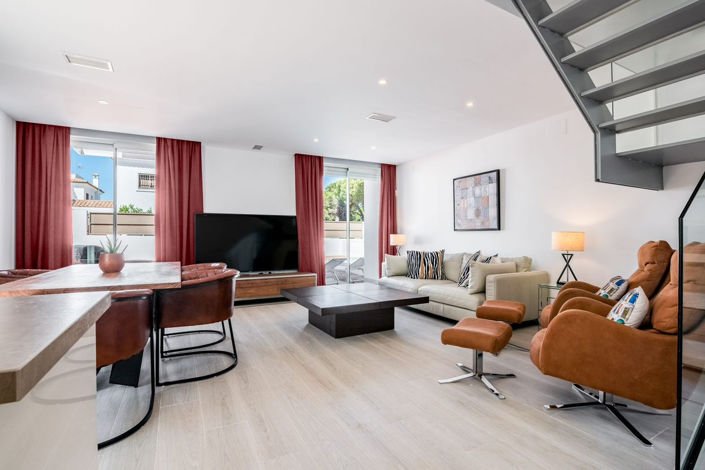 Image No.2-4 Bed Villa for sale