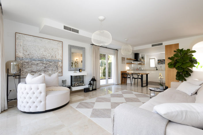 Image No.1-4 Bed House for sale